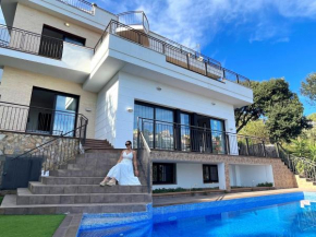 Villa de lujo con vistas al mar y piscina privada